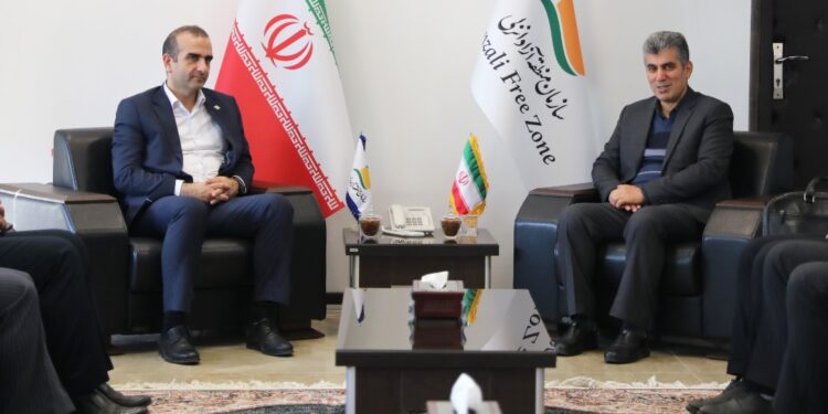 پیشنهاد تأسیس پایانه صادراتی، توسعه فعالیت‌های گلخانه‌ای و احداث مرکز مدرن شالی‌کوبی در منطقه آزاد انزلی