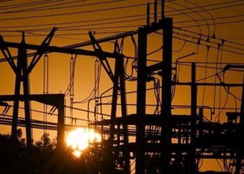 لزوم همراهی همه مشترکان صنعتی، کشاورزی، خانگی و اصناف برای مدیریت مصرف برق