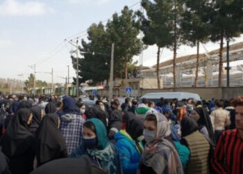 ورزشگاه برای بانوان آزاد است؛ فقط نه در رشت!