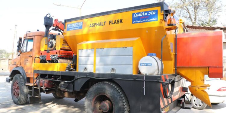 خرید یک دستگاه فلاسک آسفالت توسط شهرداری لاهیجان