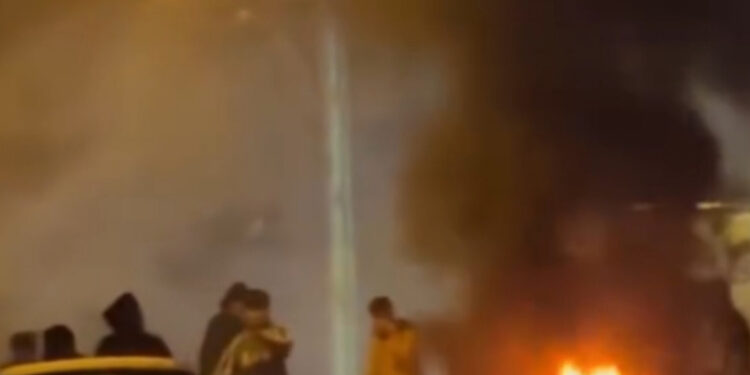 خیابان در آتش؛ روایت یک خبرنگار از میانه شورش