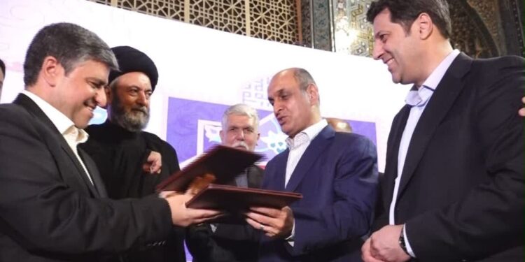 تفاهمنامه خواهرخواندگی شهرهای لاهیجان و اردبیل با حضور وزیر فرهنگ و ارشاد اسلامی امضا شد